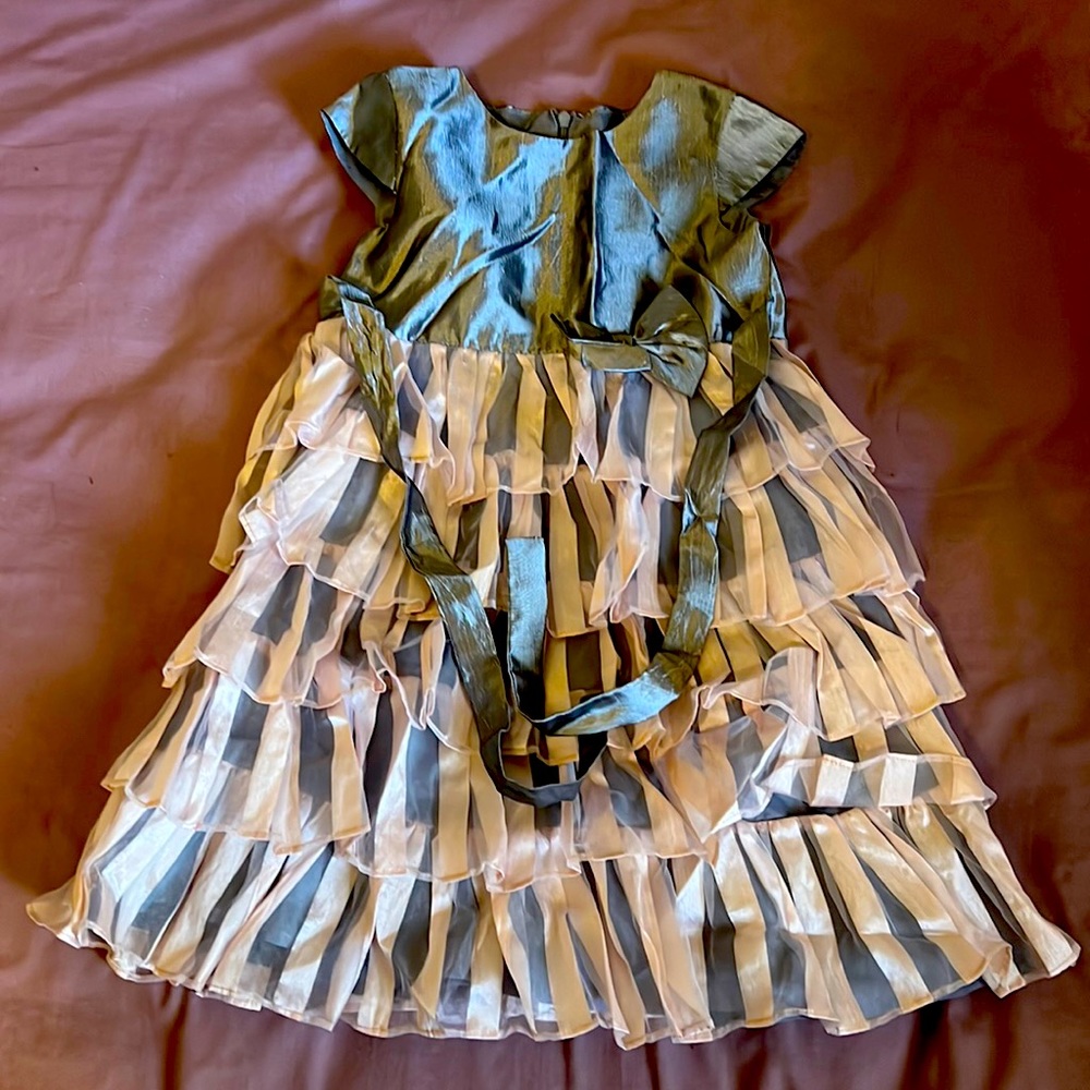 Girls dress size -4T